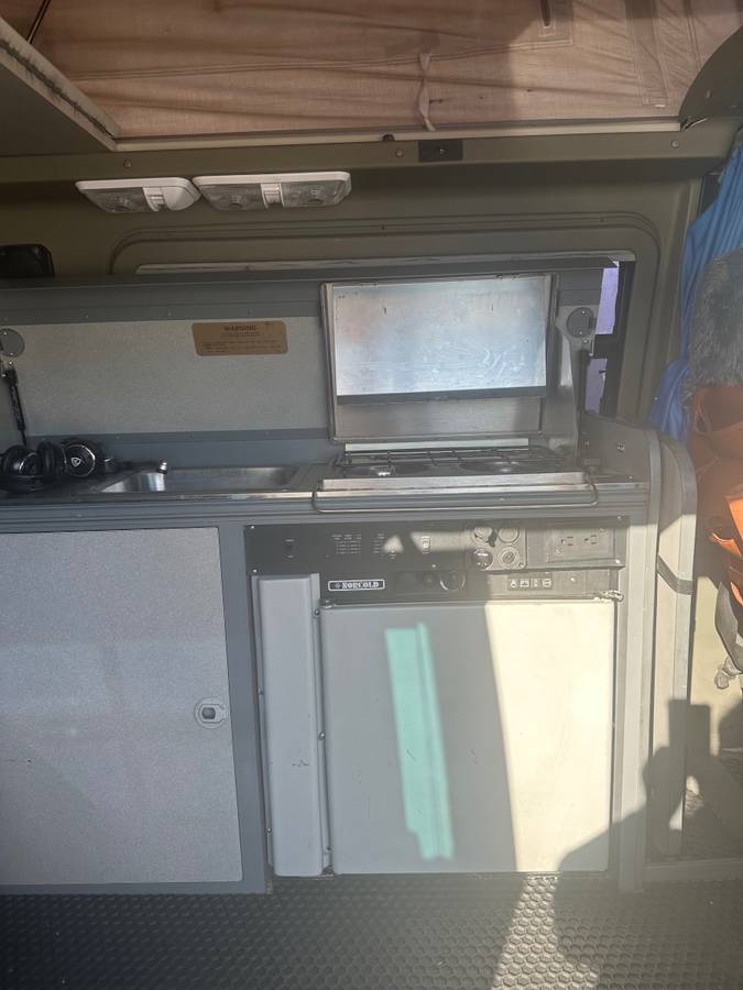 Volkswagen-Eurovan-camper-1995-7