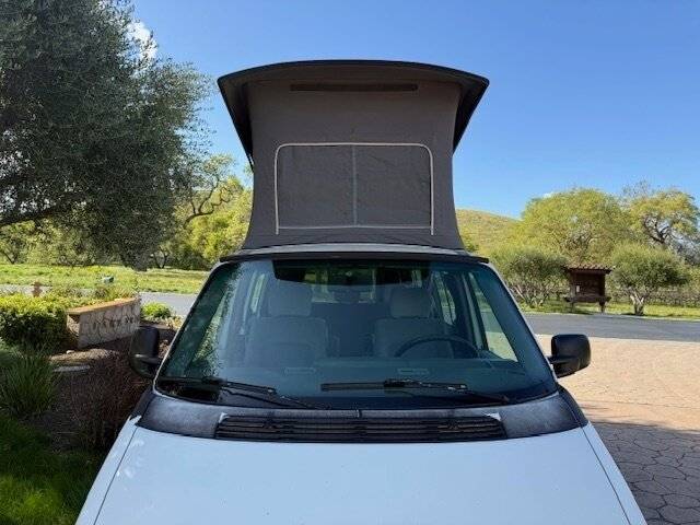Volkswagen-Eurovan-mv-weekender-1993-white-15