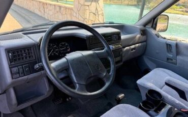 Volkswagen-Eurovan-mv-weekender-1993-white-2