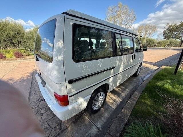 Volkswagen-Eurovan-mv-weekender-1993-white-21