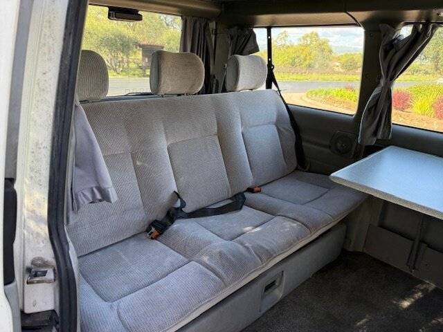 Volkswagen-Eurovan-mv-weekender-1993-white-5