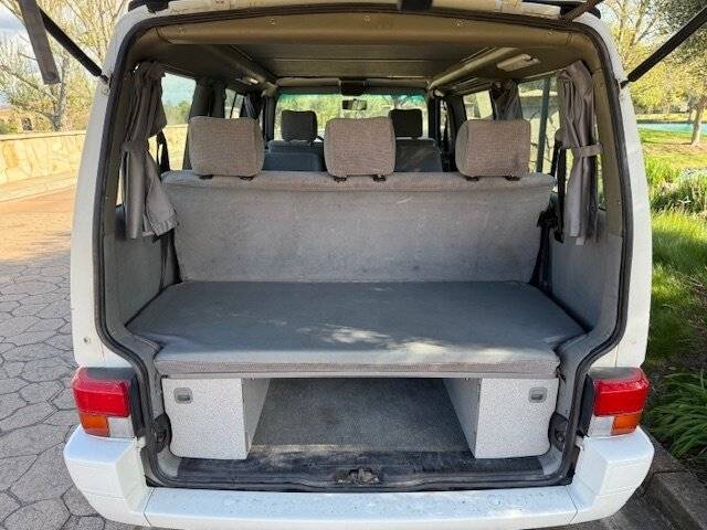 Volkswagen-Eurovan-mv-weekender-1993-white-7