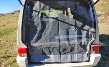 Volkswagen-Eurovan-weekender-1993-white-11