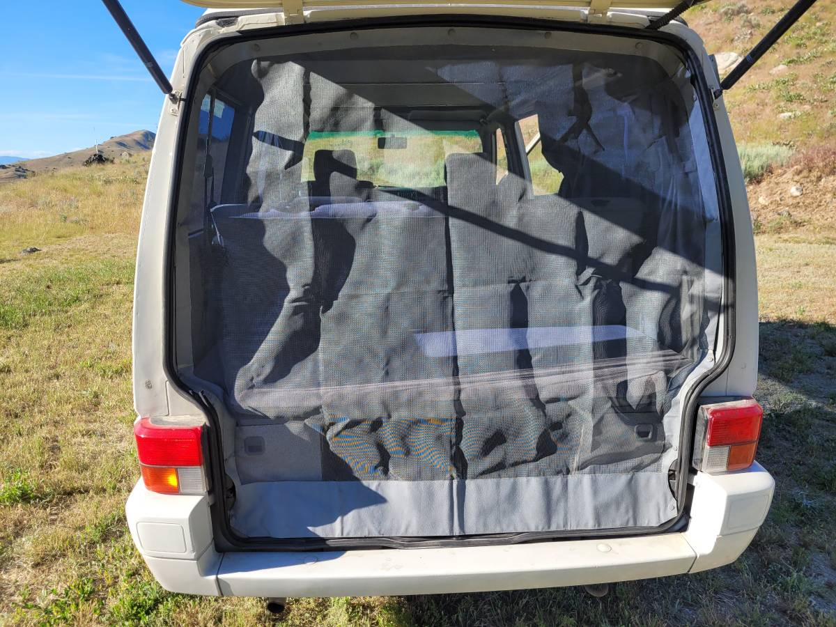 Volkswagen-Eurovan-weekender-1993-white-11