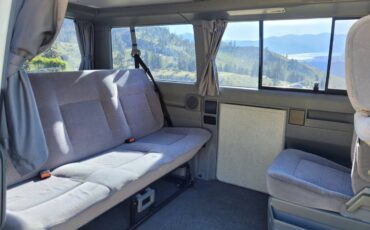 Volkswagen-Eurovan-weekender-1993-white-16