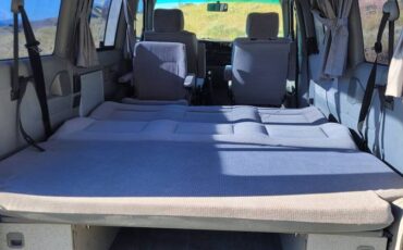 Volkswagen-Eurovan-weekender-1993-white-17