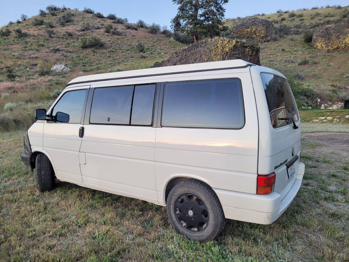 Volkswagen-Eurovan-weekender-1993-white-4
