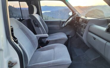 Volkswagen-Eurovan-weekender-1993-white-6