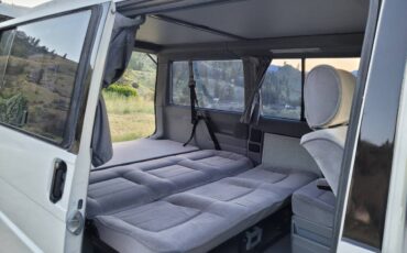 Volkswagen-Eurovan-weekender-1993-white-9