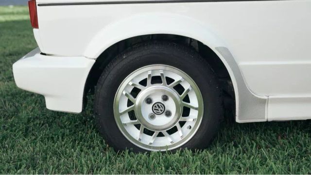 Volkswagen-Golf-1992-10