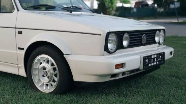 Volkswagen-Golf-1992-12
