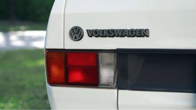 Volkswagen-Golf-1992-15