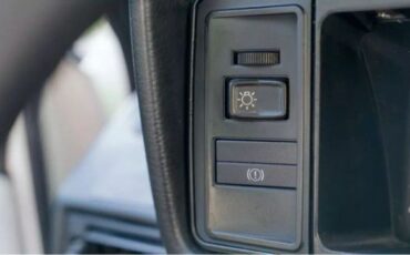 Volkswagen-Golf-1992-24