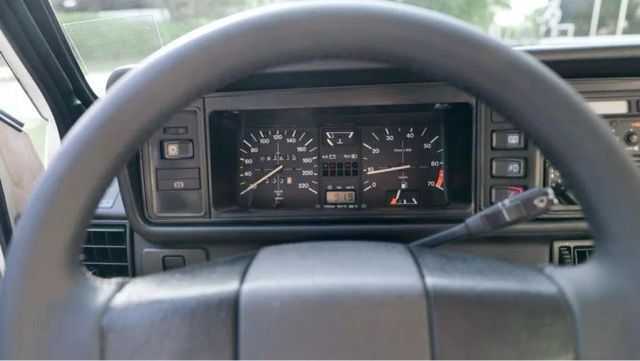 Volkswagen-Golf-1992-26