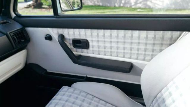 Volkswagen-Golf-1992-28