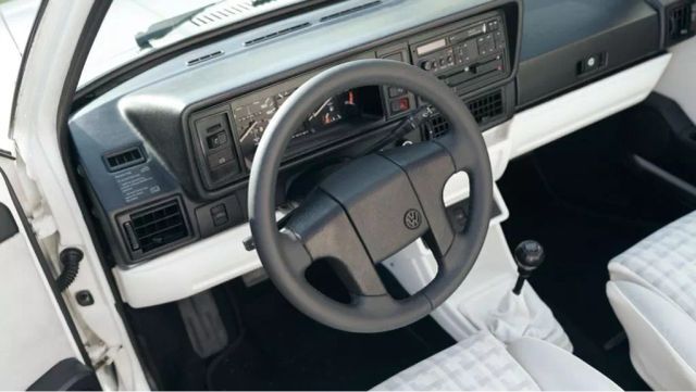 Volkswagen-Golf-1992-29