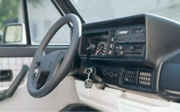 Volkswagen-Golf-1992-30