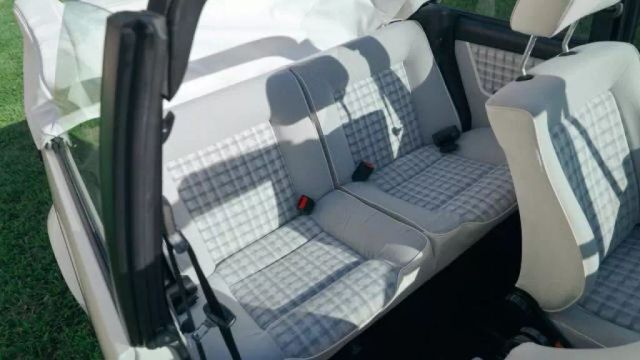 Volkswagen-Golf-1992-8
