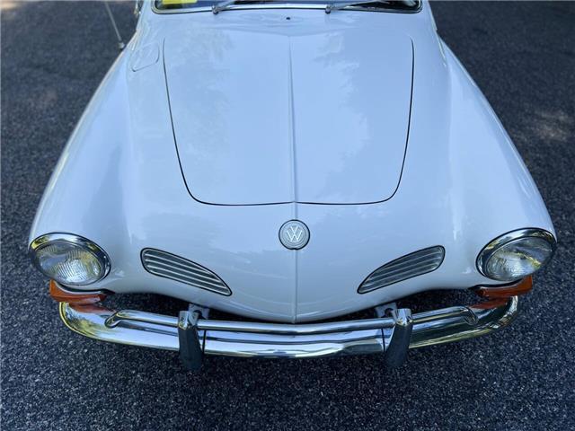 Volkswagen-Karman-Ghia-Convertible-1971-14