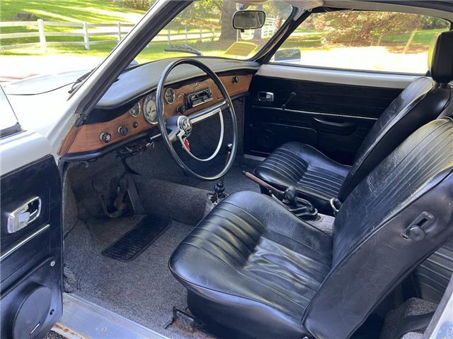 Volkswagen-Karman-Ghia-Convertible-1971-18