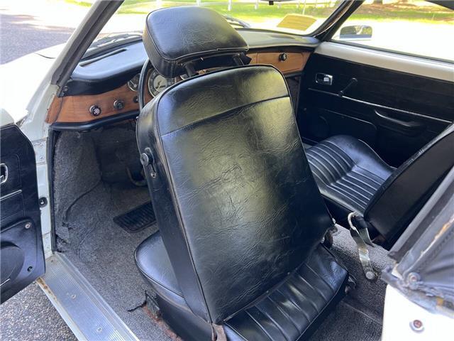 Volkswagen-Karman-Ghia-Convertible-1971-20