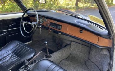 Volkswagen-Karman-Ghia-Convertible-1971-25