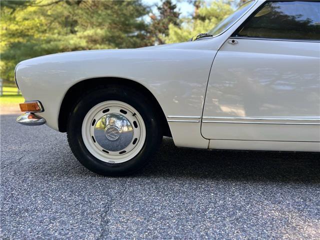 Volkswagen-Karman-Ghia-Convertible-1971-5