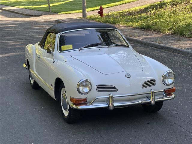 Volkswagen-Karman-Ghia-Convertible-1971