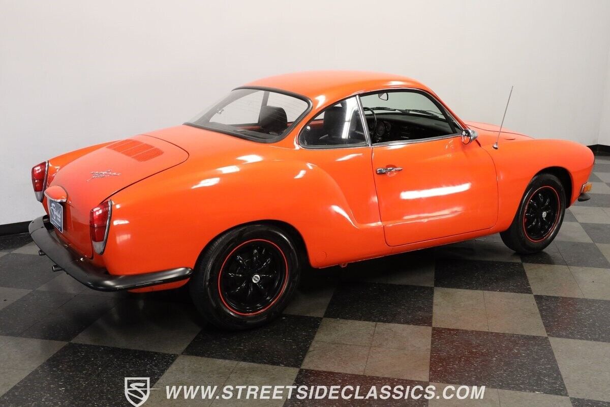 Volkswagen-Karmann-Ghia-1970-Coupe-11