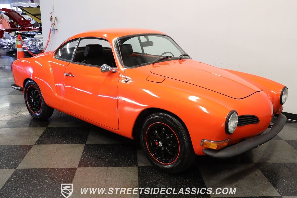 Volkswagen-Karmann-Ghia-1970-Coupe-13