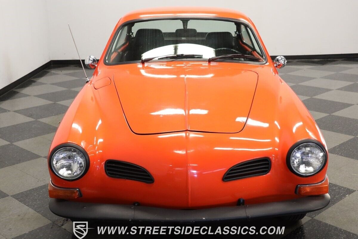 Volkswagen-Karmann-Ghia-1970-Coupe-15