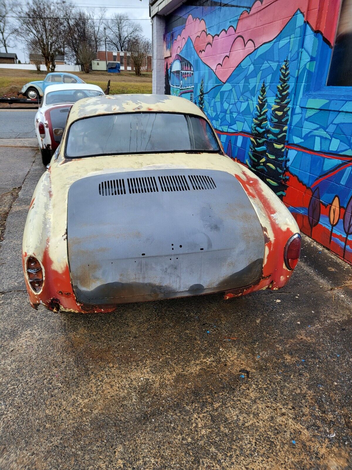 Volkswagen-Karmann-Ghia-1970-Coupe-17