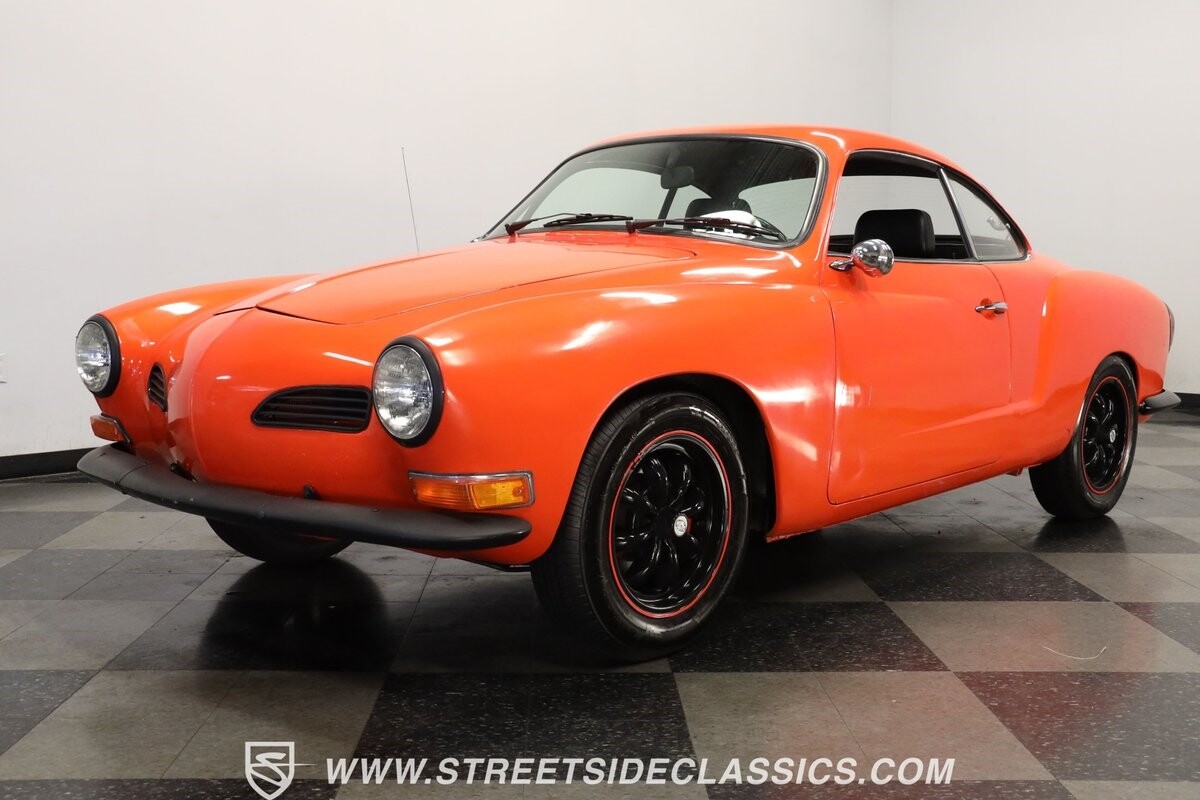 Volkswagen-Karmann-Ghia-1970-Coupe-21