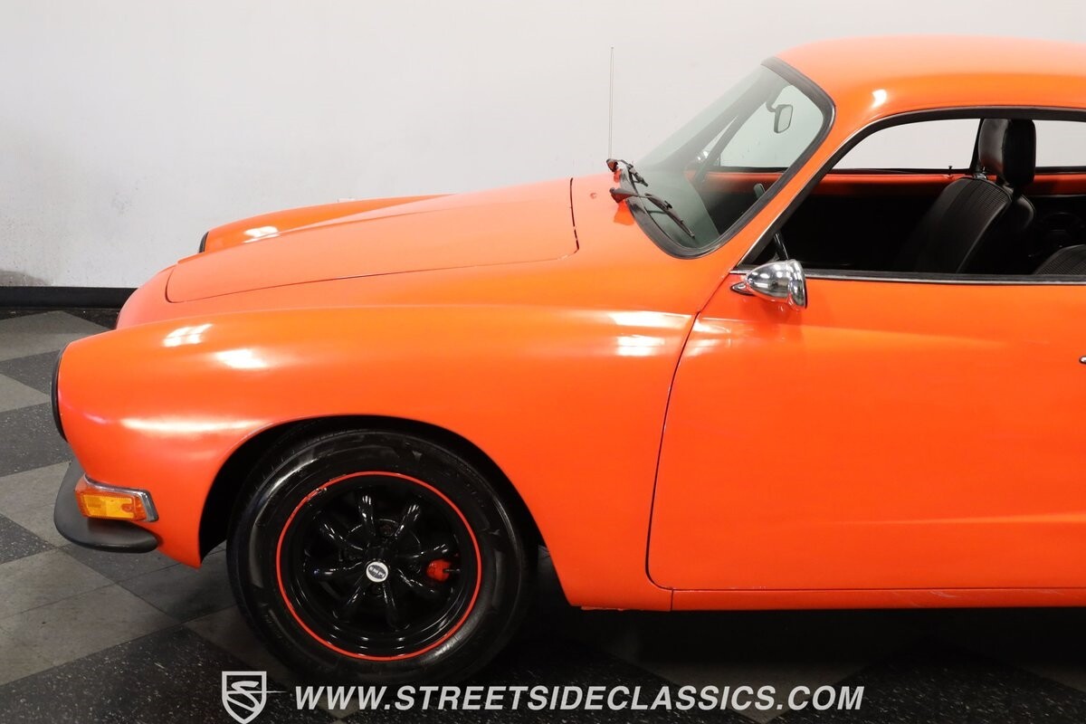 Volkswagen-Karmann-Ghia-1970-Coupe-22