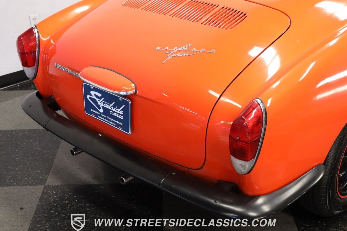 Volkswagen-Karmann-Ghia-1970-Coupe-24