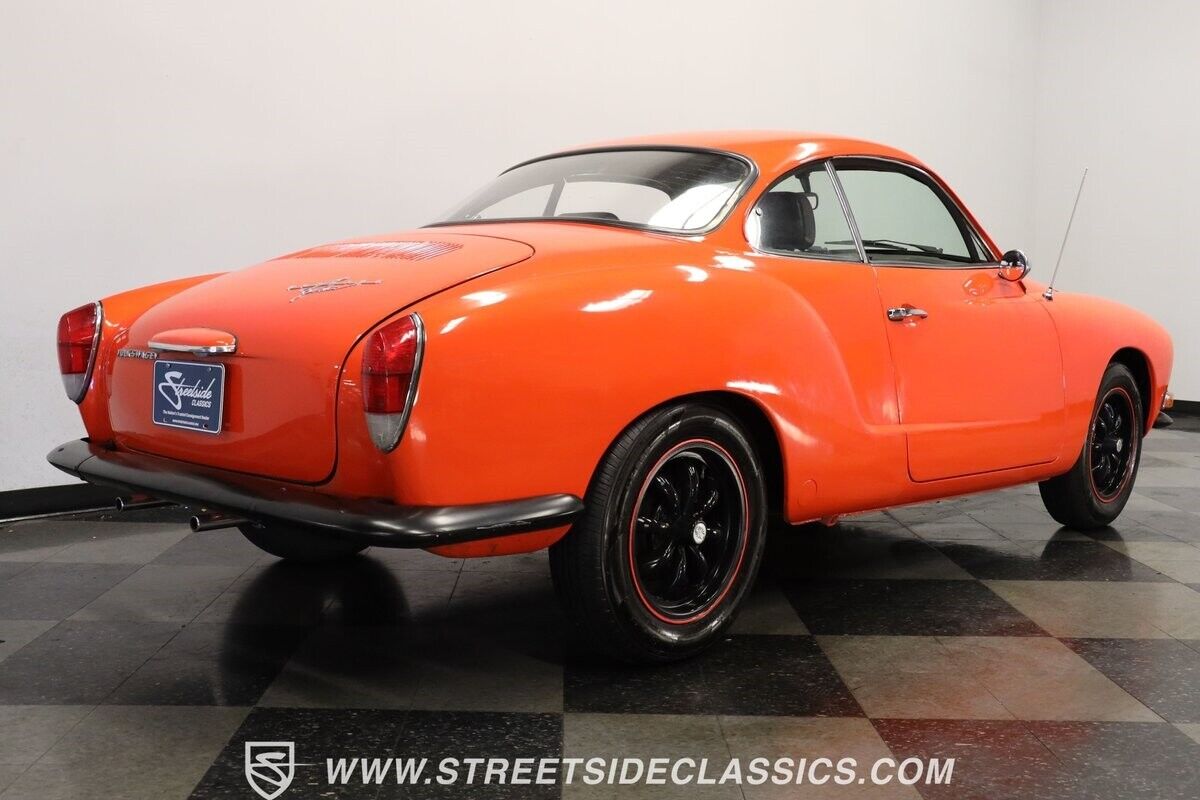 Volkswagen-Karmann-Ghia-1970-Coupe-26