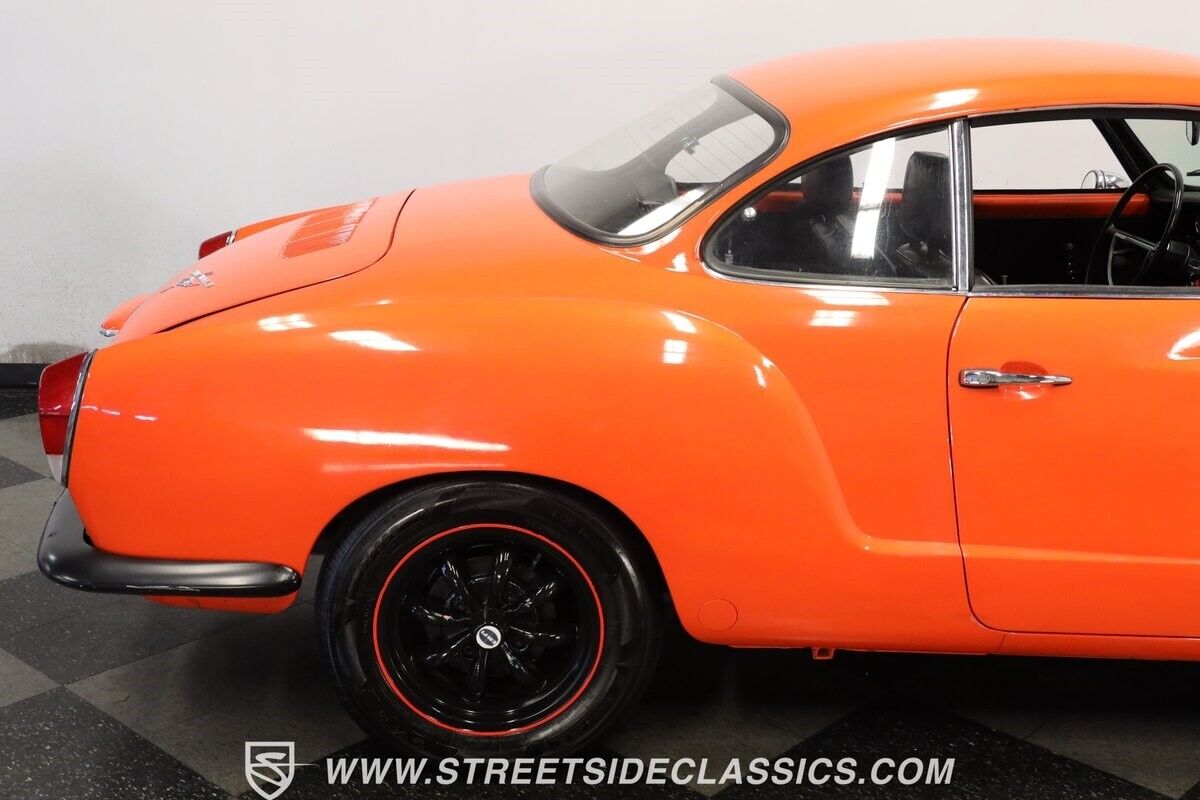 Volkswagen-Karmann-Ghia-1970-Coupe-27