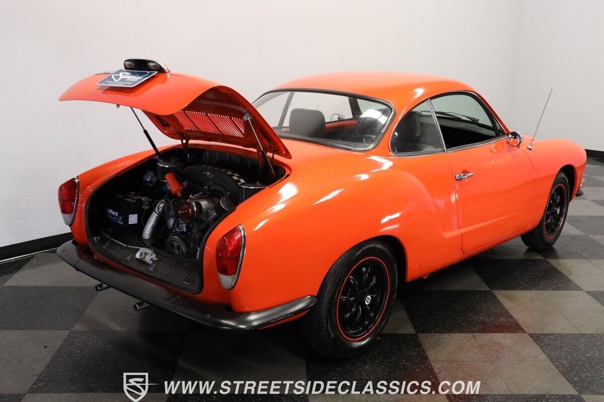 Volkswagen-Karmann-Ghia-1970-Coupe-29
