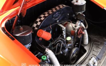 Volkswagen-Karmann-Ghia-1970-Coupe-32