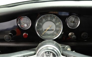 Volkswagen-Karmann-Ghia-1970-Coupe-37