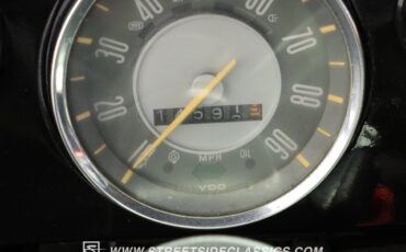 Volkswagen-Karmann-Ghia-1970-Coupe-38