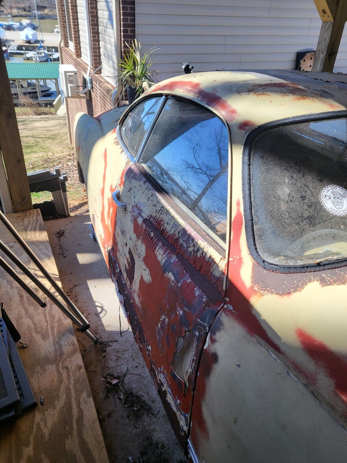 Volkswagen-Karmann-Ghia-1970-Coupe-4