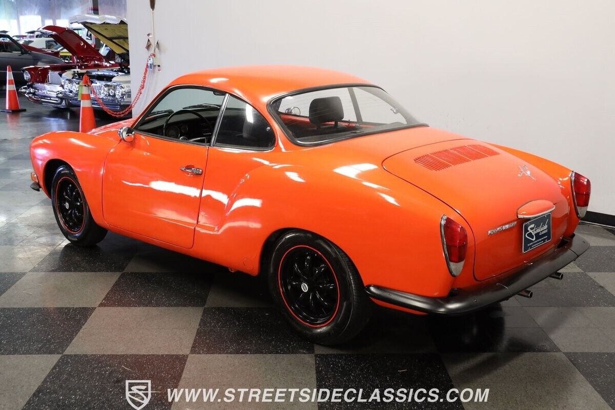 Volkswagen-Karmann-Ghia-1970-Coupe-6