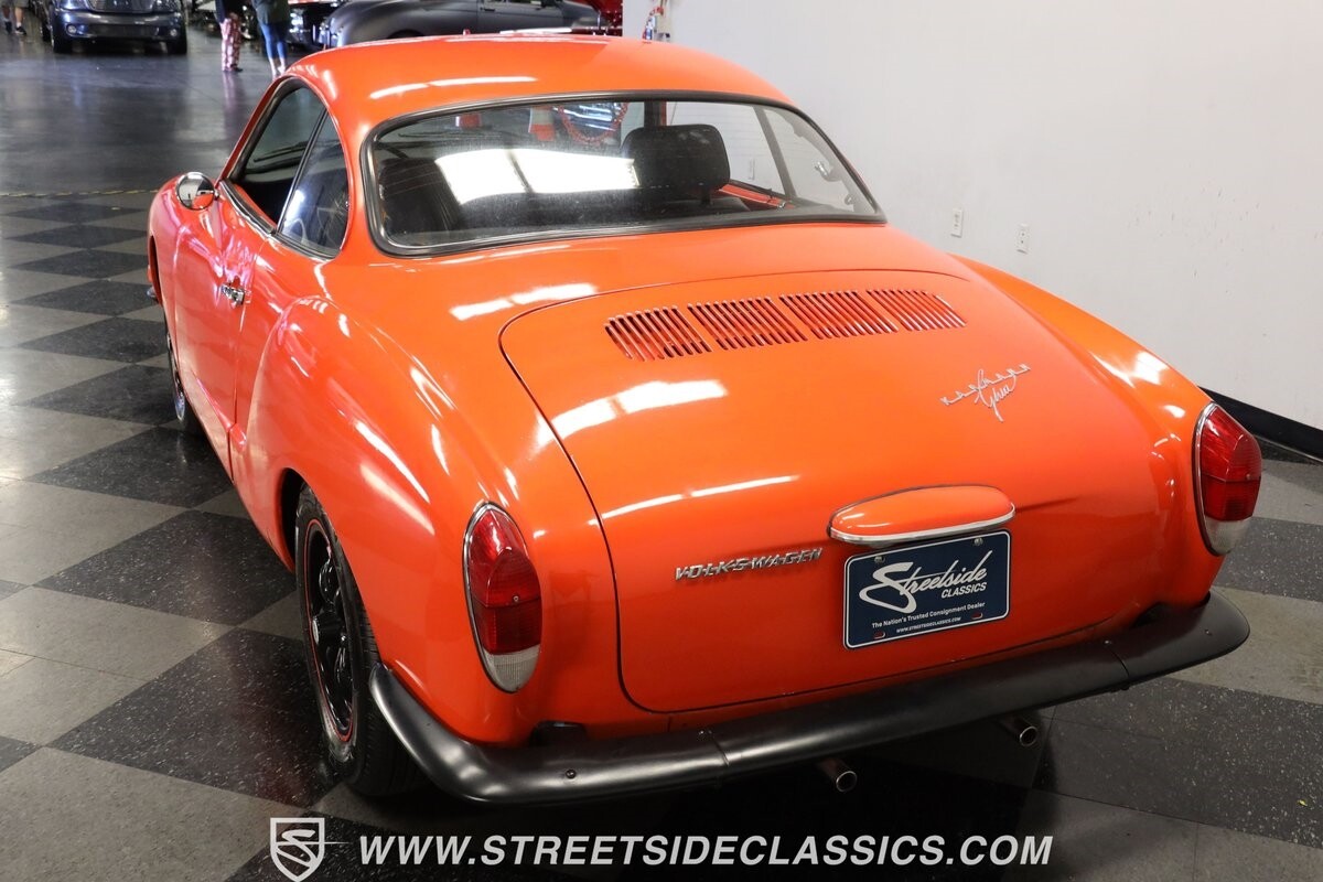 Volkswagen-Karmann-Ghia-1970-Coupe-7