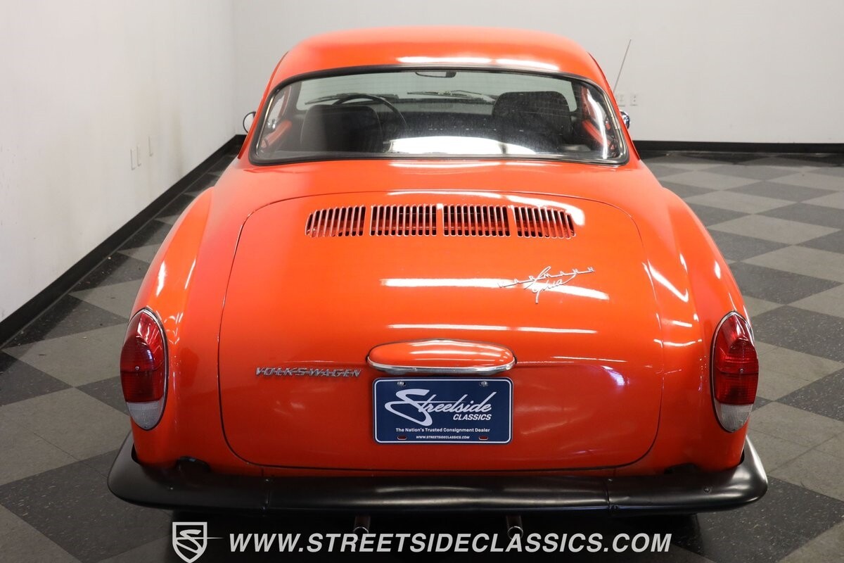 Volkswagen-Karmann-Ghia-1970-Coupe-8