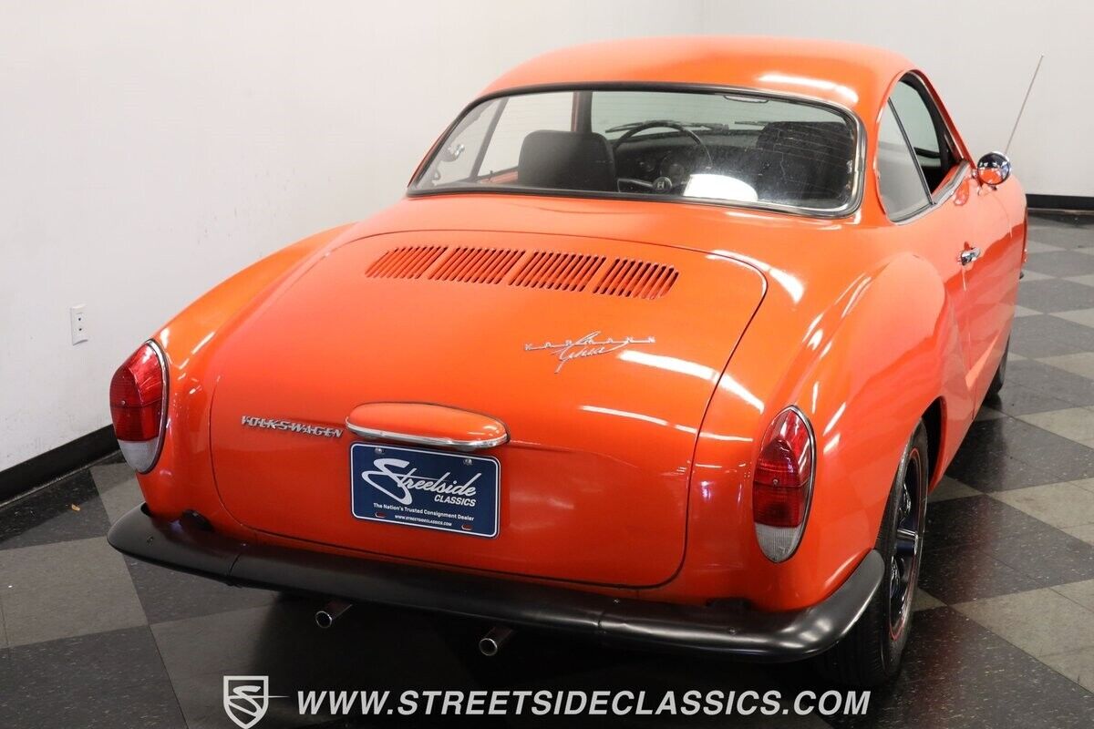 Volkswagen-Karmann-Ghia-1970-Coupe-9