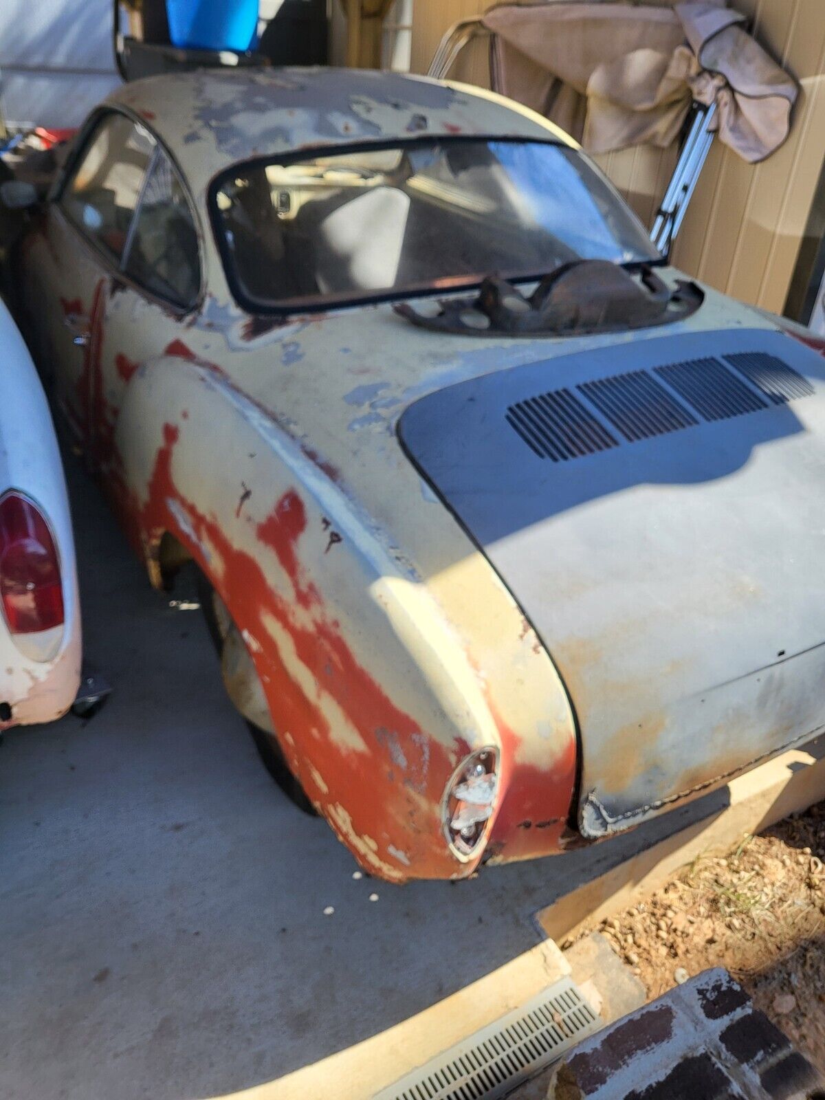Volkswagen-Karmann-Ghia-1970-Coupe-9