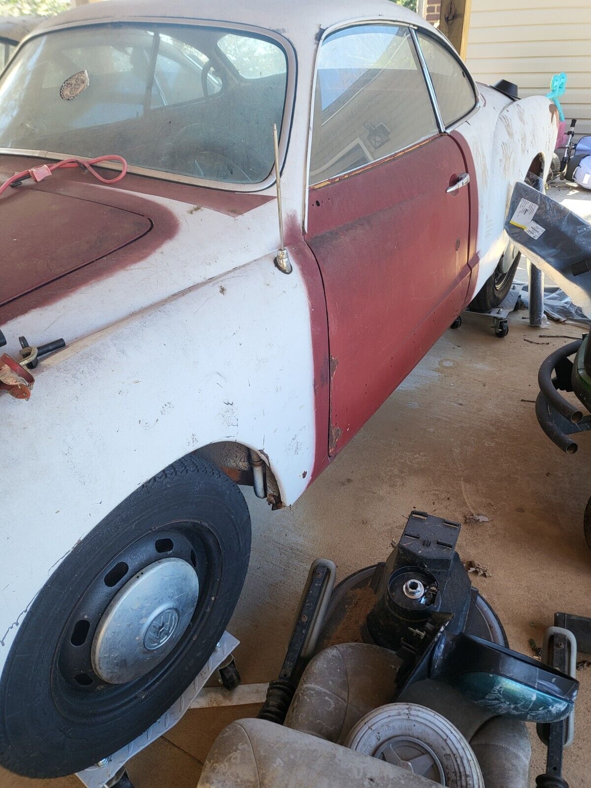 Volkswagen-Karmann-Ghia-1970-Coupe