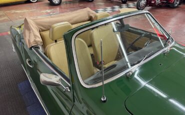 Volkswagen-Karmann-Ghia-1971-2-door-13
