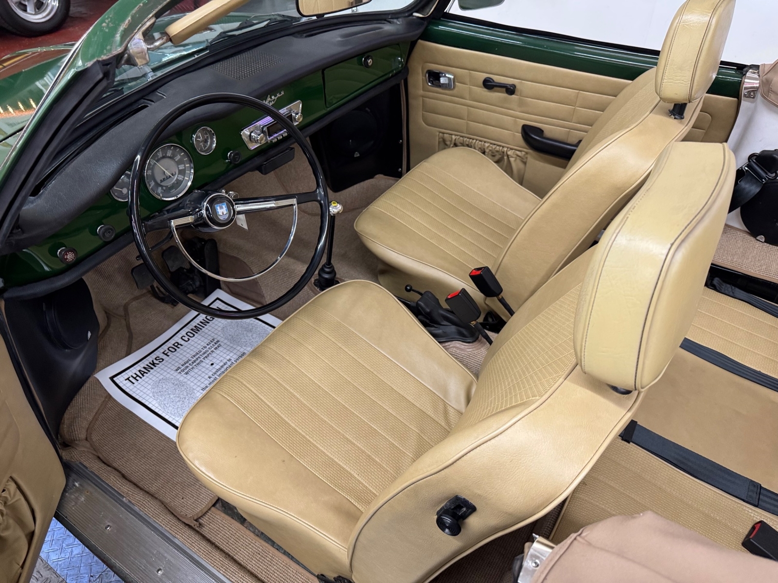 Volkswagen-Karmann-Ghia-1971-2-door-14